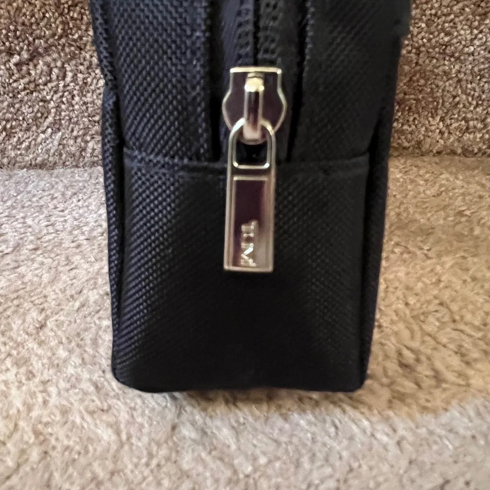 Tumi Delta Travel Amenity Bag - Cosmetic Bag - Travel Accessory - Black